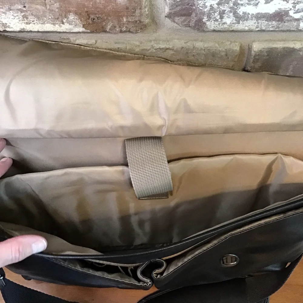 SOLO Men's Executive Brown Leather Laptop Briefcase with Adjustable Strap